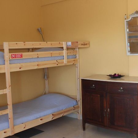 Ericeira Chill Hill Hostel & Private Rooms - Peach Garden Room photo