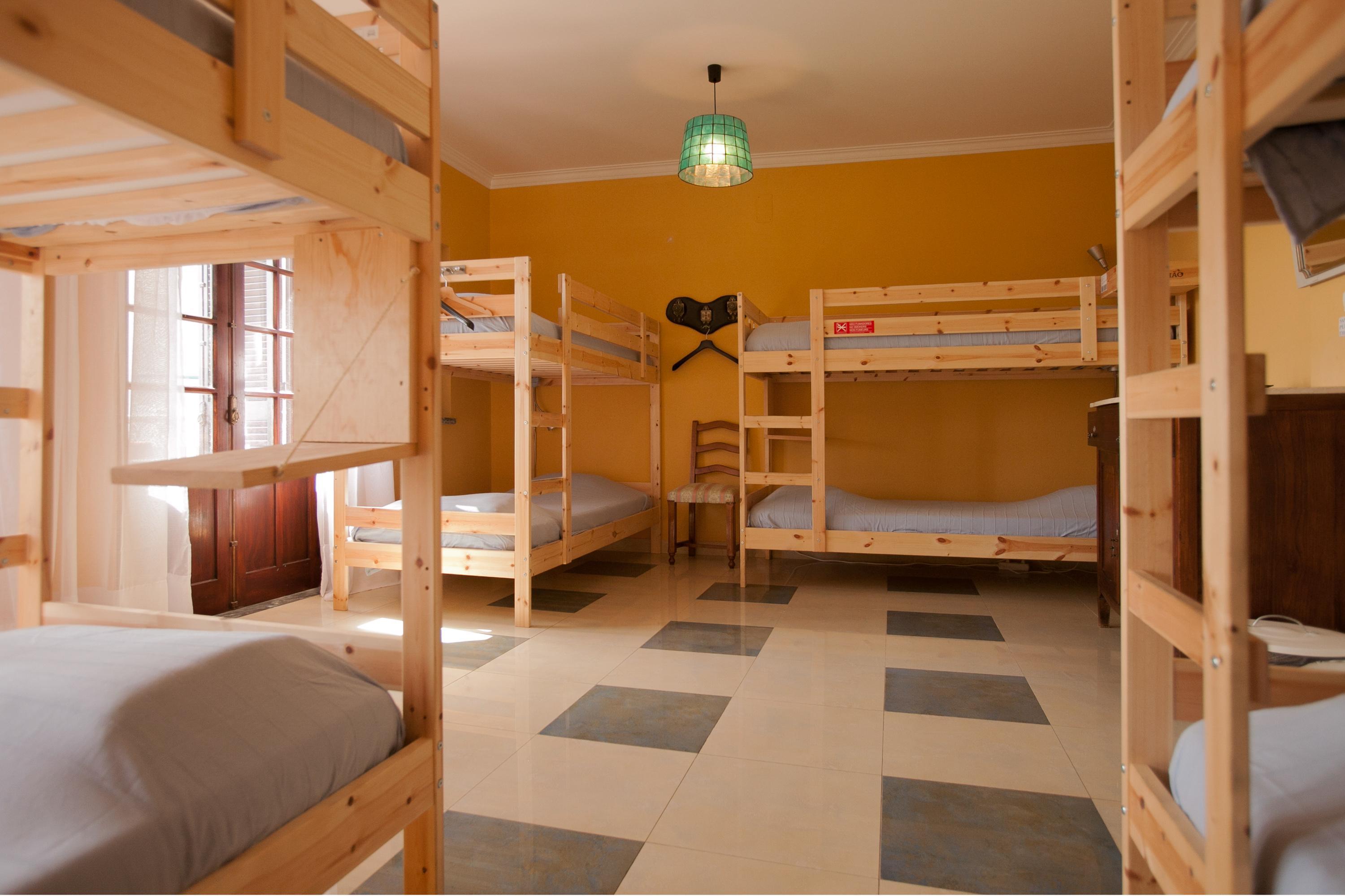 Ericeira Chill Hill Hostel & Private Rooms - Peach Garden Exterior photo