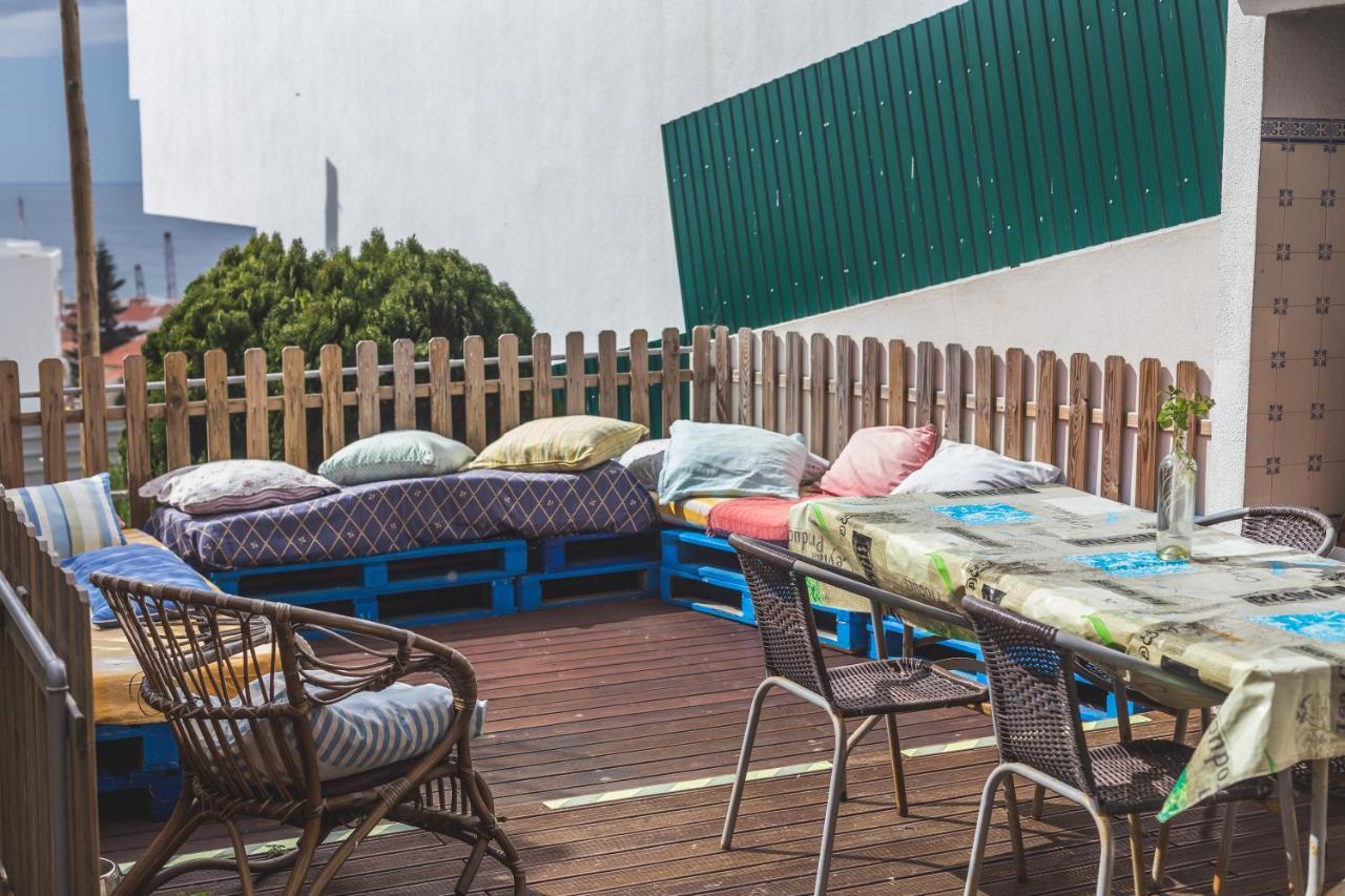 Ericeira Chill Hill Hostel & Private Rooms - Peach Garden Exterior photo