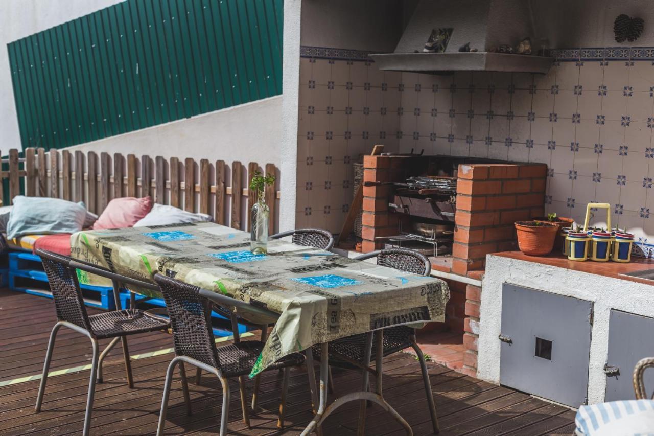 Ericeira Chill Hill Hostel & Private Rooms - Peach Garden Exterior photo